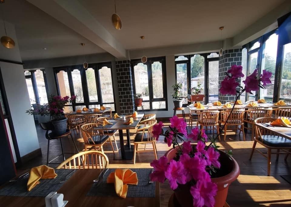 Ludrong Hotel Thimphu Exterior photo
